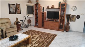 דירה להשכרה 5 חדרים בעפולה מאיר שפירא מרכז העיר 