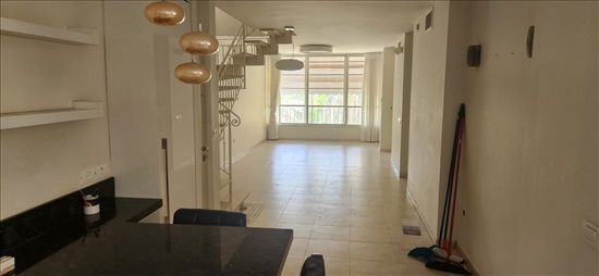 תמונה 5 ,פנטהאוז 6 חדרים להשכרה ברמת השרון, רבנו תם, הדר