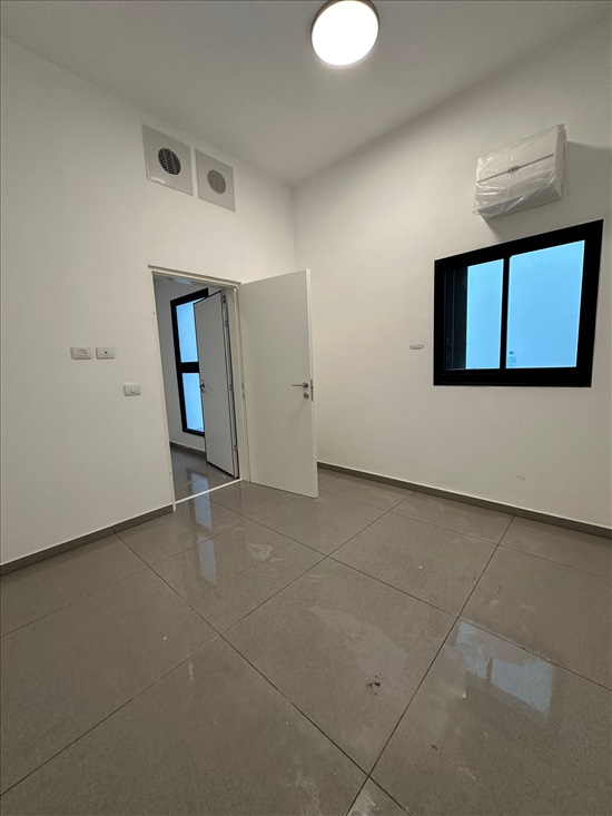 תמונה 2 ,דירת גן 4.5 חדרים להשכרה בתל אביב - יפו, ישראל בק 11, מונטיפיורי