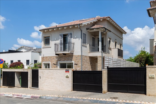 תמונה 1 ,וילה 9 חדרים להשכרה בפתח תקווה, אנצו חיים סירני, נווה עוז