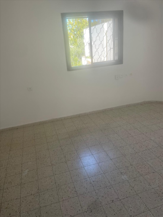 תמונה 7 ,דירה 6 חדרים להשכרה ברמת גן, לייב יפה, קריית קריניצי