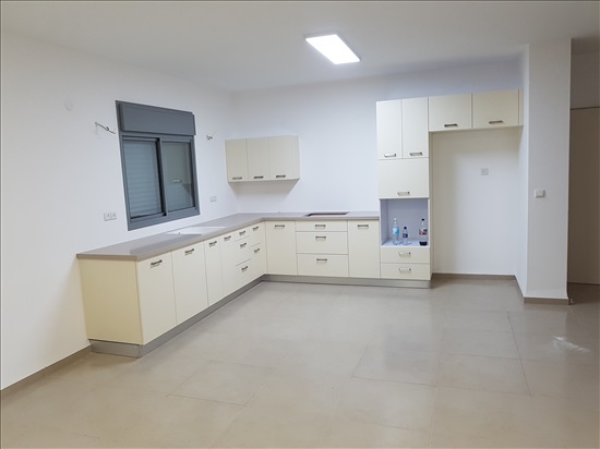 תמונה 3 ,דירה 5 חדרים להשכרה בקרית חיים, ציזלינג, מזרחית