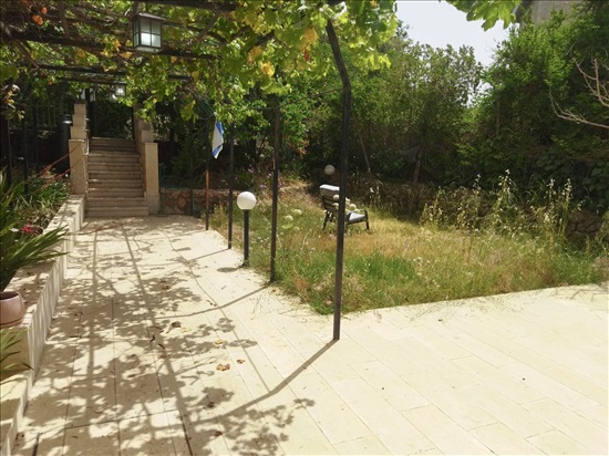 תמונה 7 ,דו משפחתי 6 חדרים להשכרה בירושלים, משעול הקורנית, 16רמות ב'