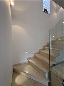 דירה להשכרה 5 חדרים בחיפה נורית 