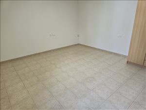 דירת גן להשכרה 1 חדרים בהוד השרון חנקין 