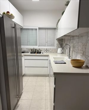 דירה להשכרה 4 חדרים בראשון לציון פרנק צבי רמב``ם 