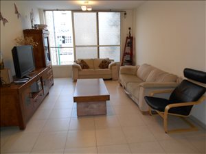 דירה להשכרה 4 חדרים בפתח תקווה אחד העם מרכז שקט 