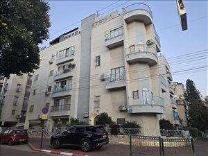 דירת גג להשכרה 5 חדרים בפתח תקווה אחד העם 
