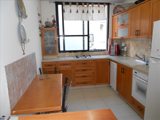 תמונה 2 ,דירה 4 חדרים להשכרה בפתח תקווה, אחד העם, מרכז שקט