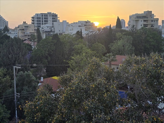 תמונה 2 ,דירת גג 5 חדרים להשכרה בפתח תקווה, אחד העם, עין גנים