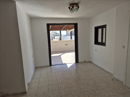 תמונה 2 ,דופלקס 5 חדרים להשכרה בפתח תקווה, מנחם רצון, מחנה יהודה