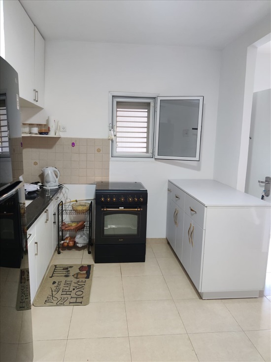 תמונה 3 ,בית פרטי 3 חדרים להשכרה בעוצם, אין, 