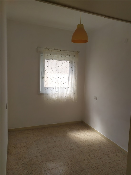 תמונה 4 ,דירה 2.5 חדרים להשכרה בחולון, יבנה, 