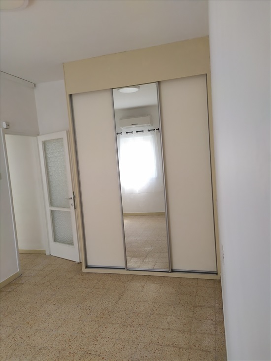 תמונה 9 ,דירה 2.5 חדרים להשכרה בחולון, יבנה, 