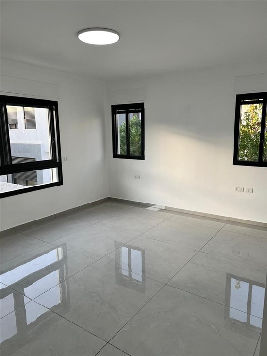 תמונה 5 ,דו משפחתי 6 חדרים להשכרה בכפר יונה, השמחה, שרונה