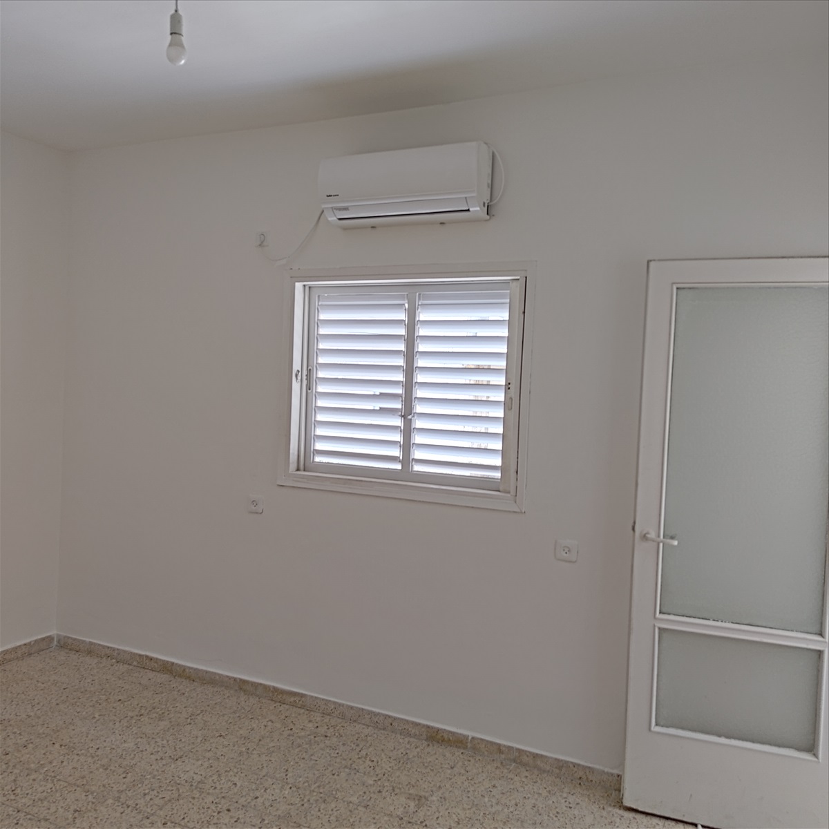 תמונה 1, דירה 3 חדרים להשכרה בבת ים, הלפר