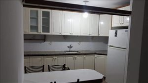 דירה להשכרה 5.5 חדרים בקרית שמונה דוד רזיאל 