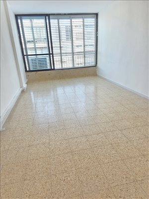 דירה להשכרה 4 חדרים בחולון הפלמ