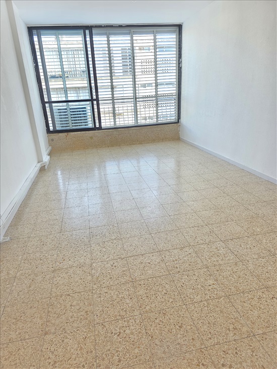 תמונה 1 ,דירה 4 חדרים להשכרה בחולון, הפלמ"ח , אגרובנק