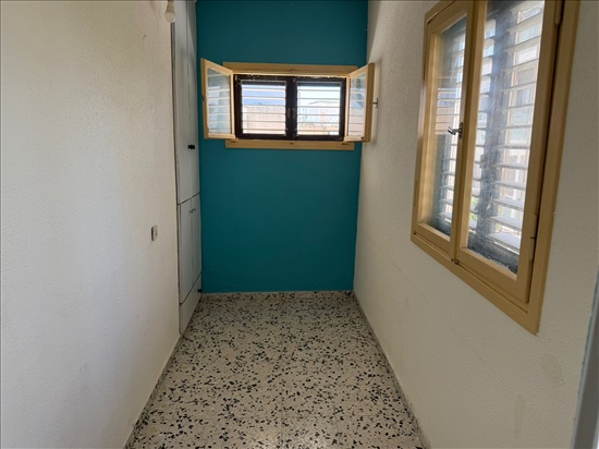 תמונה 2 ,דירה 2.5 חדרים להשכרה בחולון, זאב ז'בוטינסקי, אגרובנק