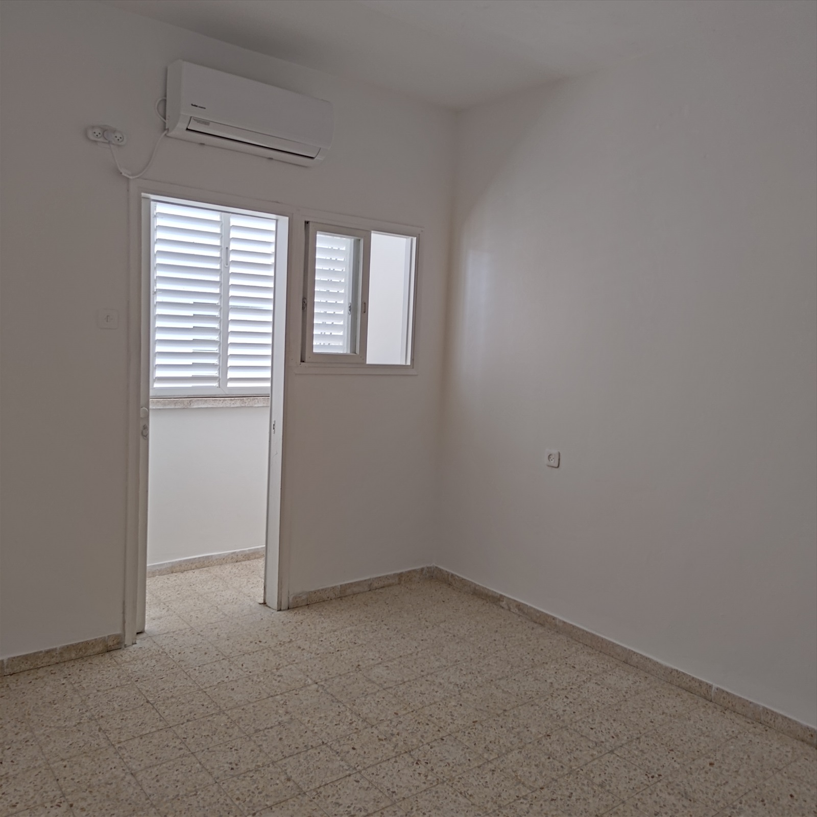 תמונה 2, דירה 3 חדרים להשכרה בבת ים, הלפר