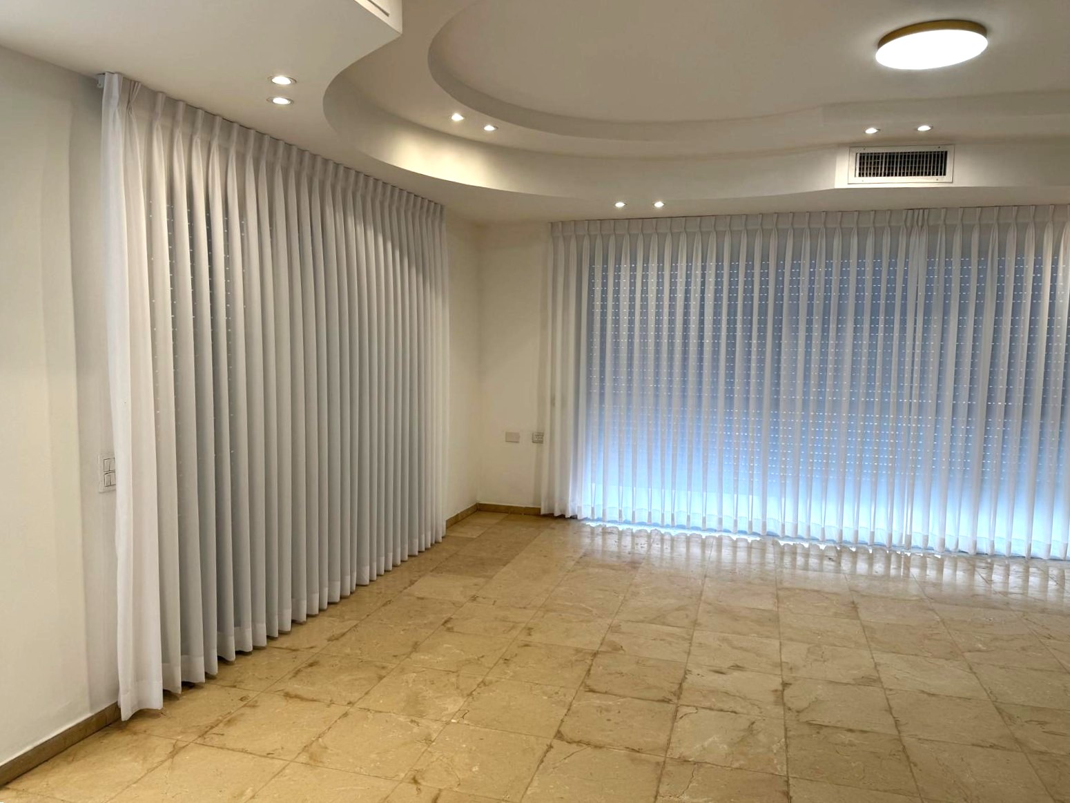 תמונה 1, פנטהאוז 5 חדרים להשכרה בראשון לציון, החלמונית, קרית ראשון