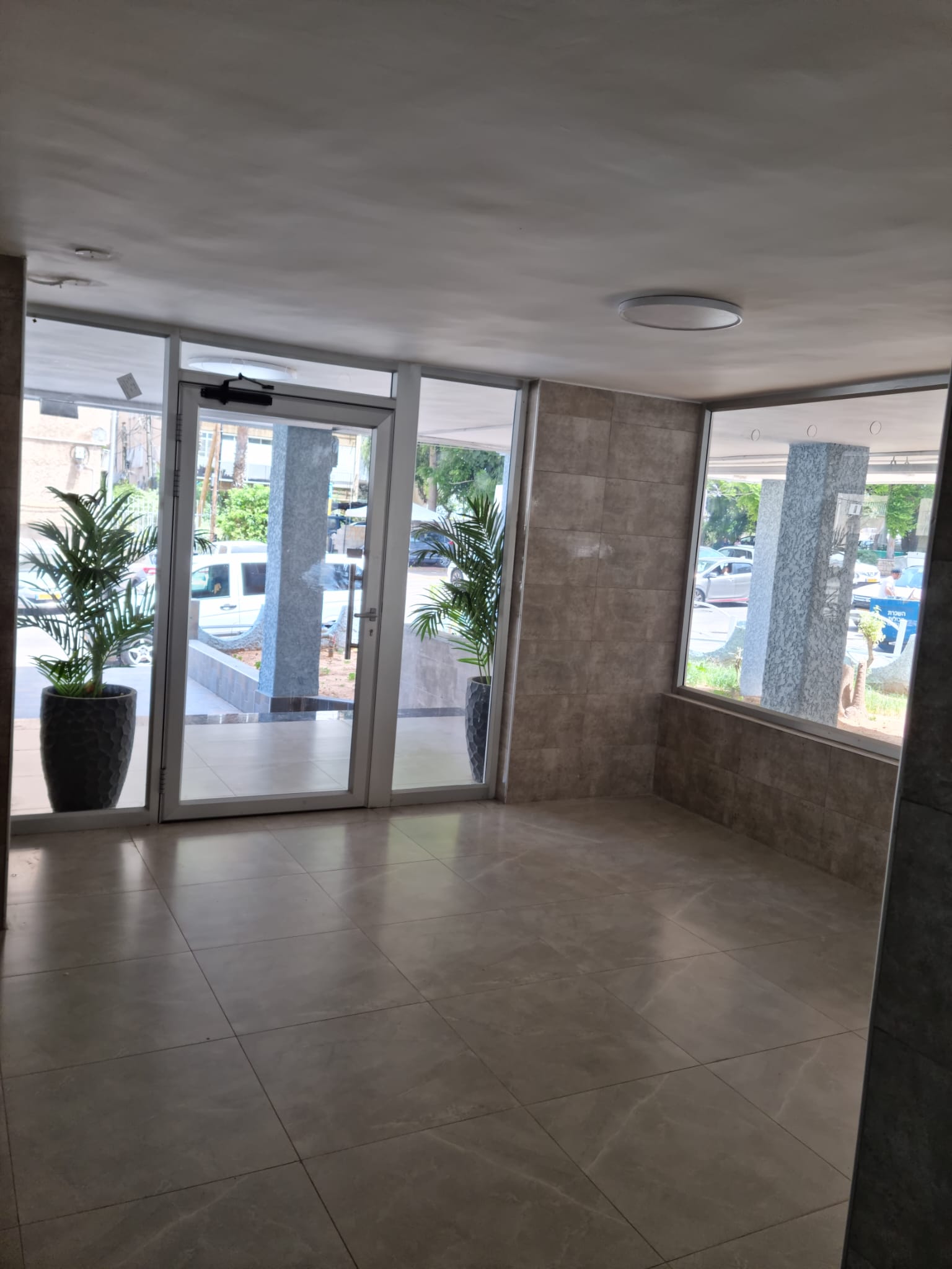תמונה 2, דירה 3 חדרים להשכרה בראשון לציון, אשר לוין, רמב``ם