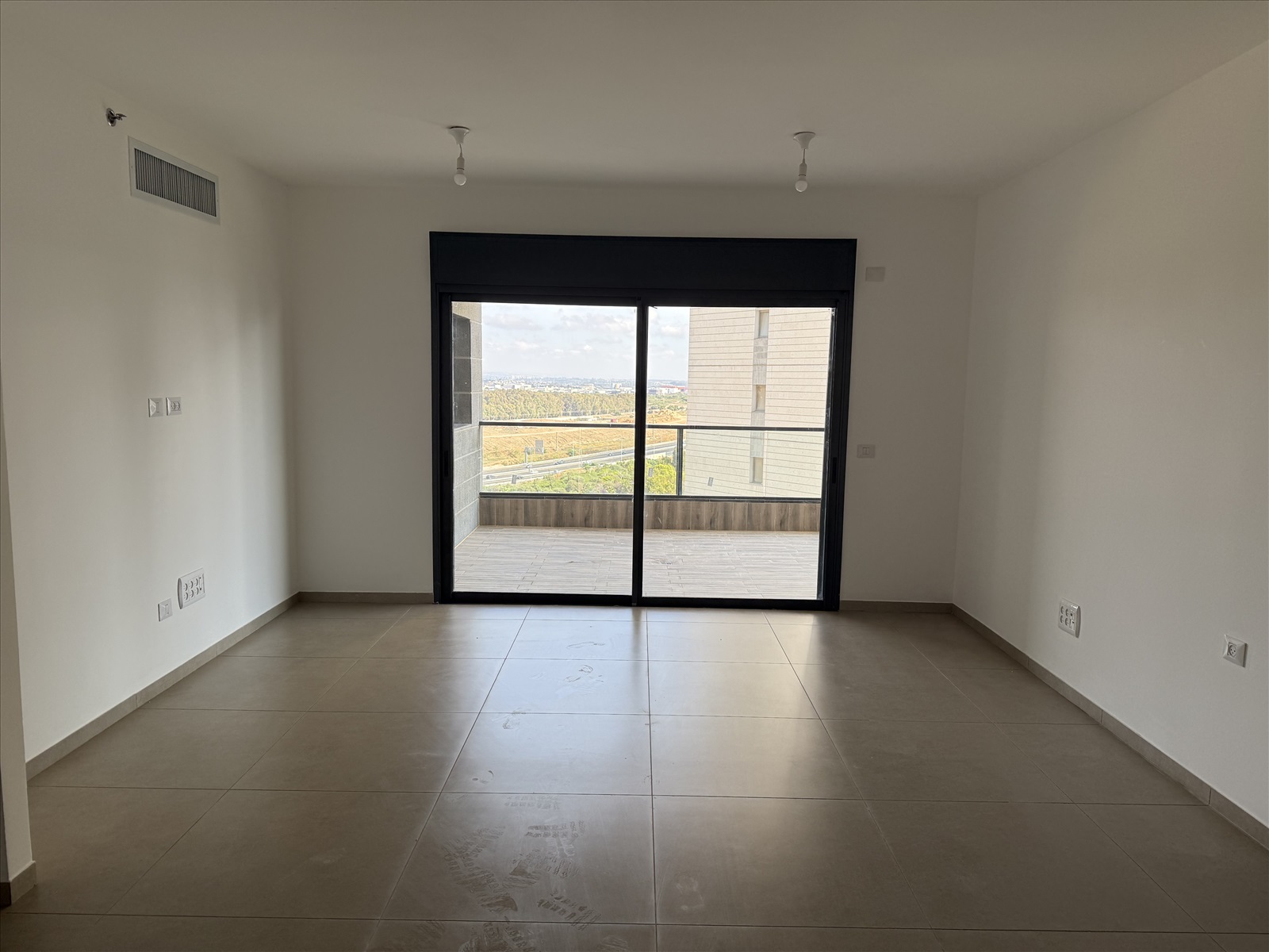 תמונה 2, דירה 5 חדרים להשכרה בגבעת אולגה, הדודאים 7, עין הים