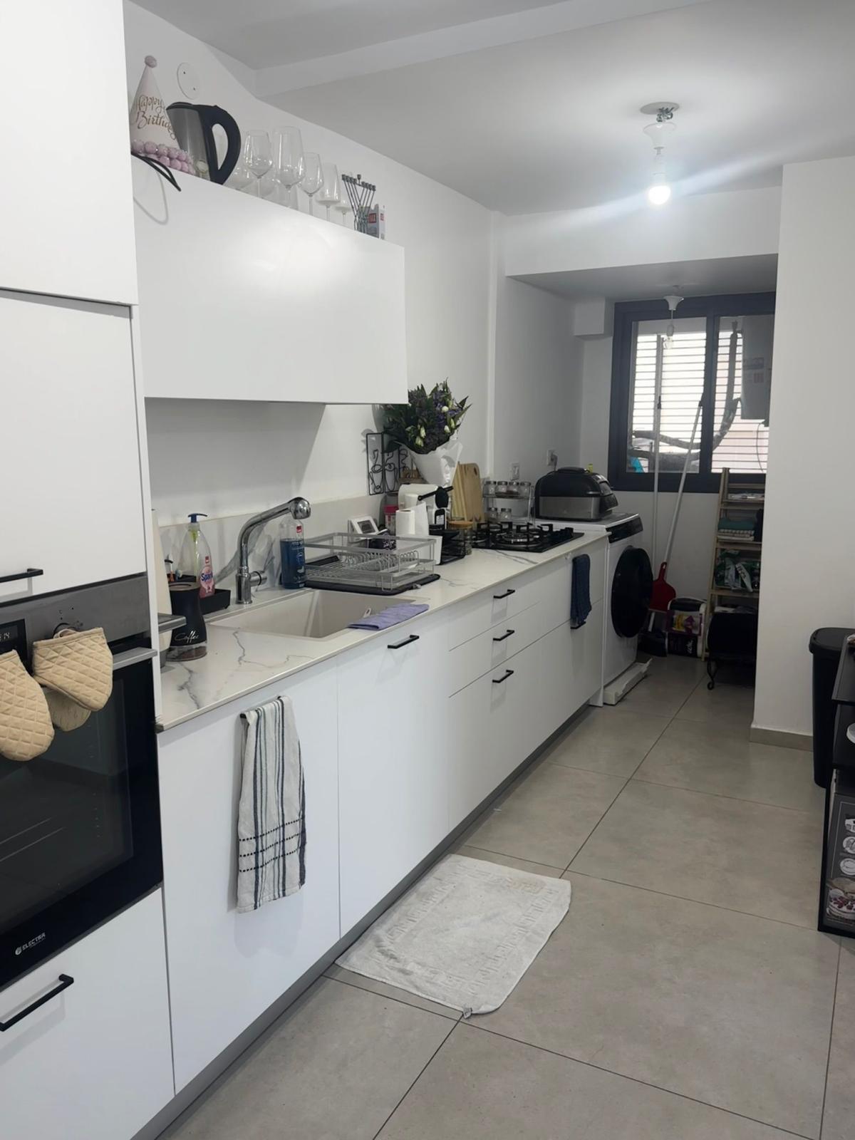 תמונה 1, דירה 4 חדרים להשכרה בהרצלייה, הרב מימון , זרובבל 