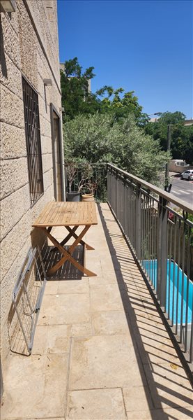 דירה להשכרה 4 חדרים בירושלים יהושע בן נון קטמון הישנה 