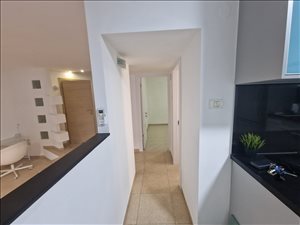 דירה להשכרה 4 חדרים בראשון לציון ז'בוטינסקי 