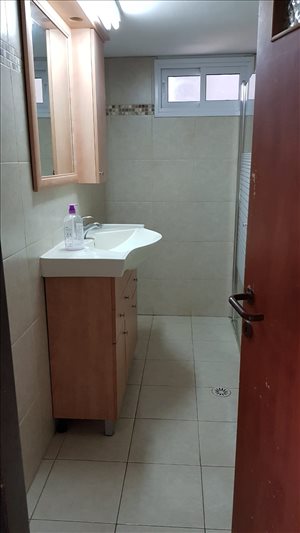 דירה להשכרה 3 חדרים בתל אביב הרצפלד אברהם ניר אביב 