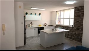 דירה להשכרה 3 חדרים בבת ים אנה פרנק  