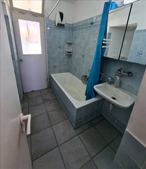 דירה להשכרה 4 חדרים בנשר צהל עמוס 