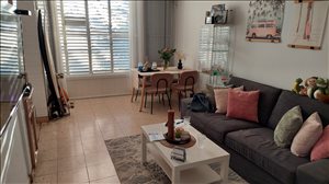 דירה להשכרה 2.5 חדרים בבת ים החשמונאים לב העיר 
