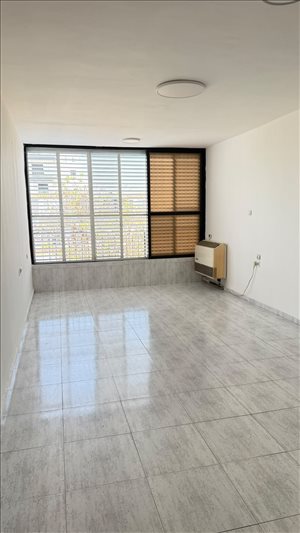 דירה להשכרה 3.5 חדרים בבת ים הפטמן 
