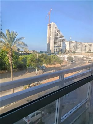 דירה להשכרה 4 חדרים בבת ים רבנו ירוחם שי עגנון בת ים 