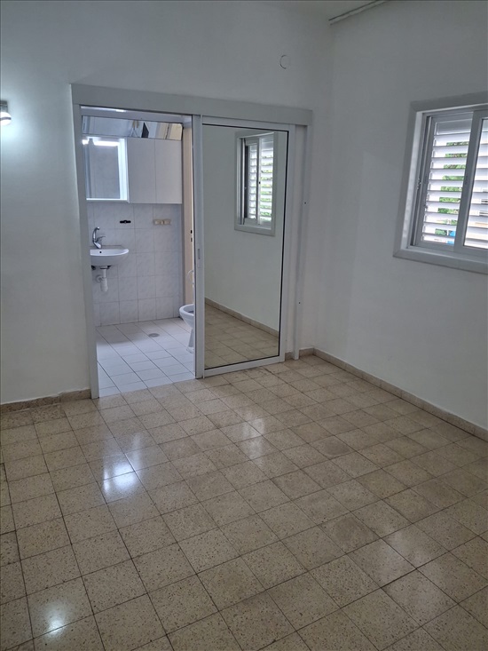 תמונה 3 ,דירה 4 חדרים להשכרה בNetanya/נתניה‎‎, אליעזר בן יהודה, 