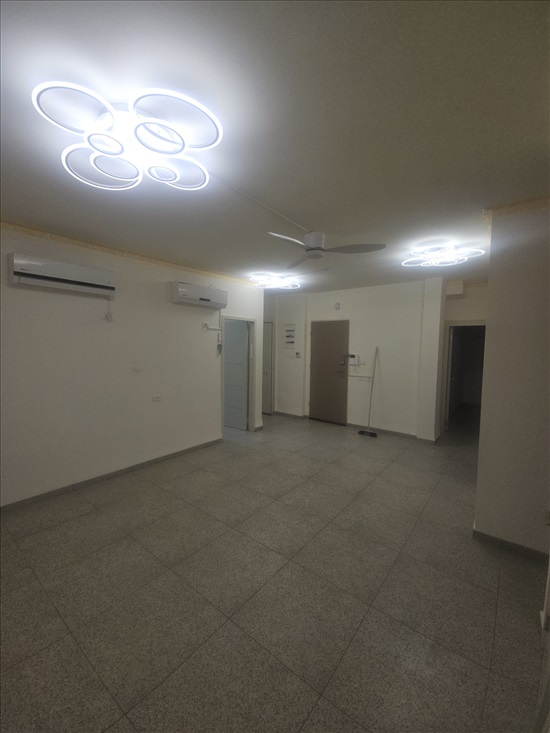 תמונה 5 ,דירה 4 חדרים להשכרה ברכסים, השקד, גבעה ג