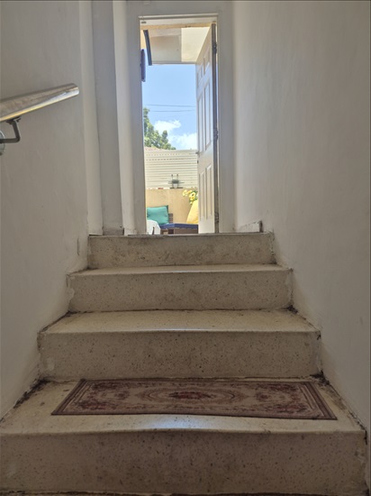 תמונה 3 ,יחידת דיור 2 חדרים להשכרה בראש העין, עמוסי 1, מנחם עמוסי 