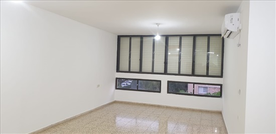 תמונה 1 ,דירה 4 חדרים להשכרה בפתח תקווה, ברץ יוסף, כפר גנים 