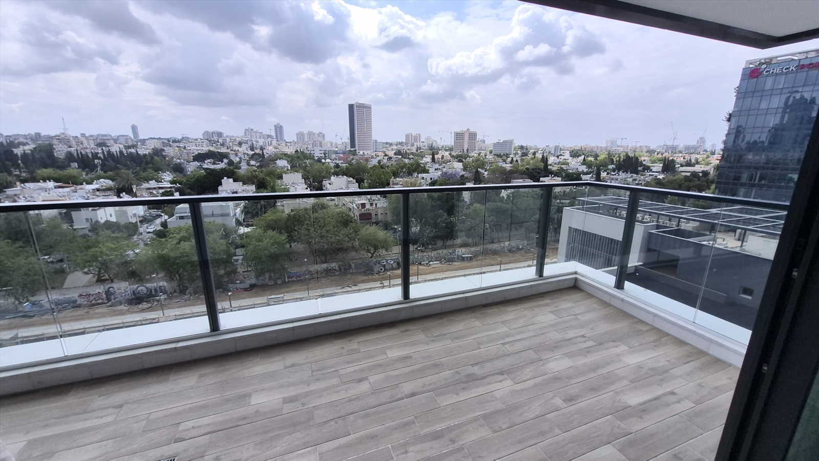 תמונה 3, דירה 4 חדרים להשכרה בתל אביב יפו, הסוללים , ביצרון