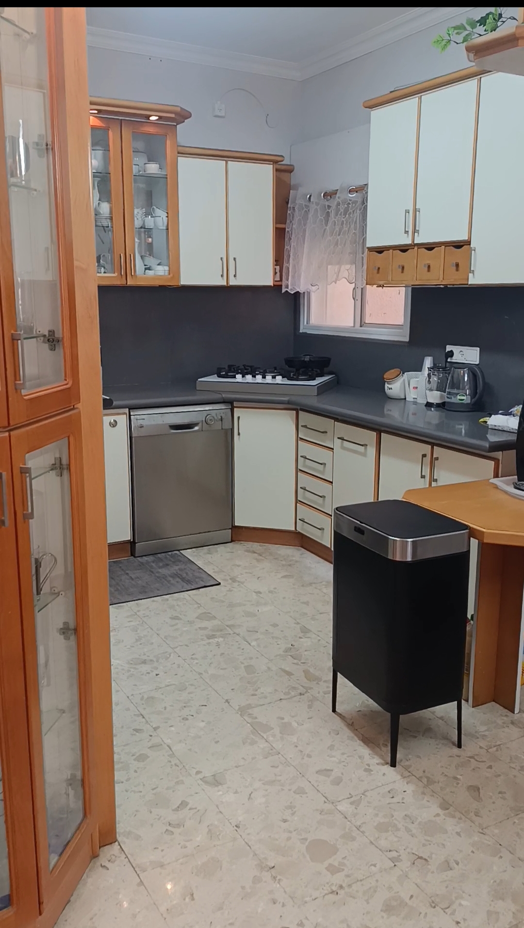 תמונה 2, דירה 4 חדרים להשכרה בנהריה, שמריהו לוין, מרכז