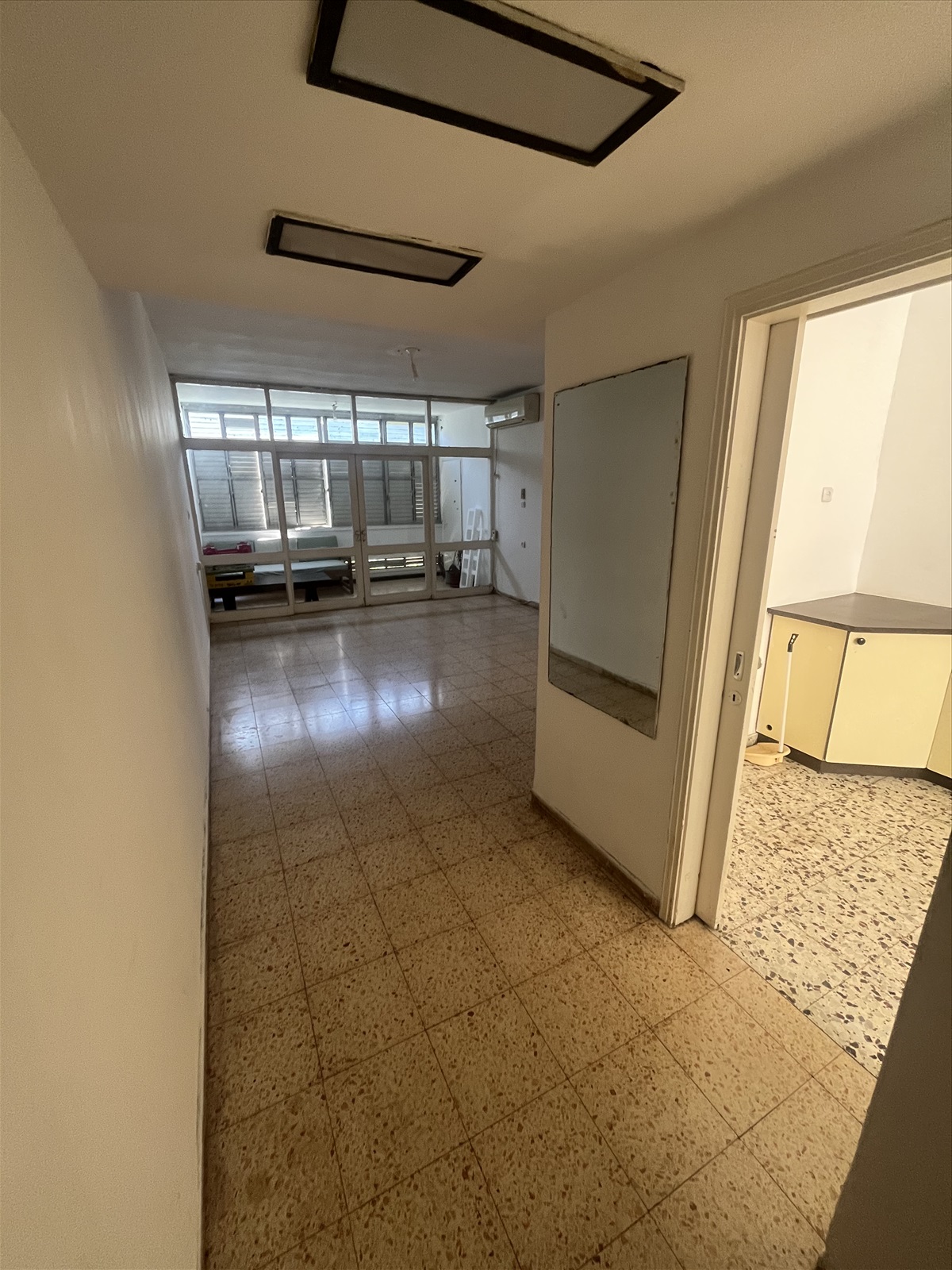 תמונה 2, דירה 4 חדרים להשכרה בכפר סבא, שדרות ששת הימים, מרכז