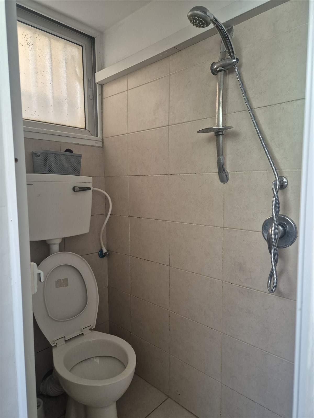 תמונה 2, יחידת דיור 2 חדרים להשכרה בראש העין, עמוסי 1, מנחם עמוסי 