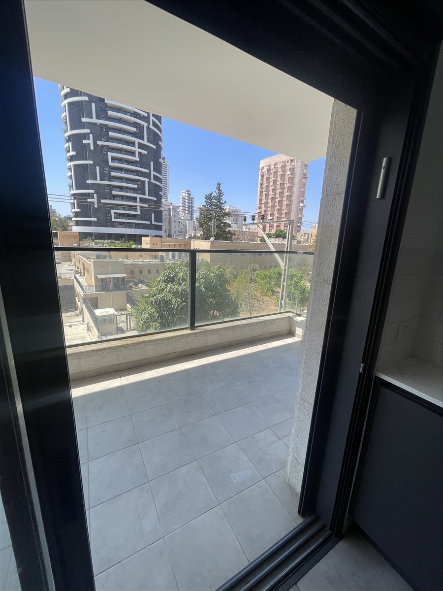 תמונה 1, דירה 5 חדרים להשכרה ברמת גן, קריניצי