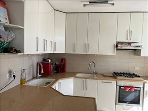 דירה להשכרה 3 חדרים בירושלים רחל אמנו קטמון הישנה 