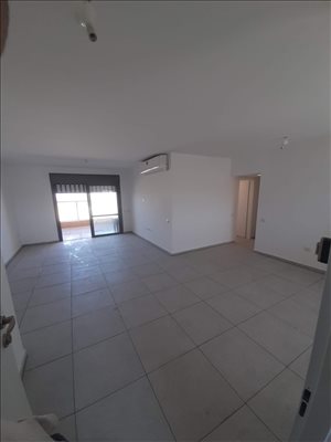 דירה להשכרה 4 חדרים בדימונה הרבי מלובאויטש השחר 