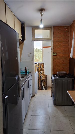 דירה להשכרה 3 חדרים באזור  יצחק שדה צמודה למתנס ולמועצה מקומית 