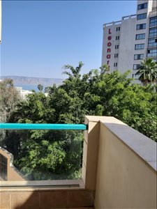 דירה להשכרה 2 חדרים בטבריה גדוד ברק העיר העתיקה  מגדל המלכים 